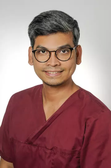 Thirapong Fenner: Gesundheits- und Pflegeassistent, Fachkraft für Sedierung und Aufbereitung von Medizinprodukten Thirapong Fenner: Gesundheits- und Pflegeassistent, Fachkraft für Sedierung und Aufbereitung von Medizinprodukten